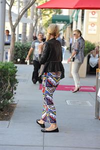 Paris Hilton arrives at Beverly Hills spa September 30, 2013 