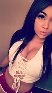 Cassidy Banks taking a selfie