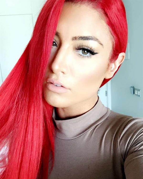 Natalie Eva Marie taking a selfie