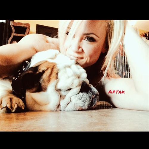 Amanda Michelle Folstad Ptak taking a selfie