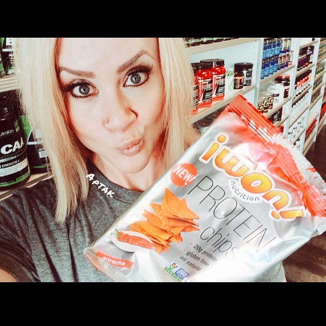 Amanda Michelle Folstad Ptak taking a selfie