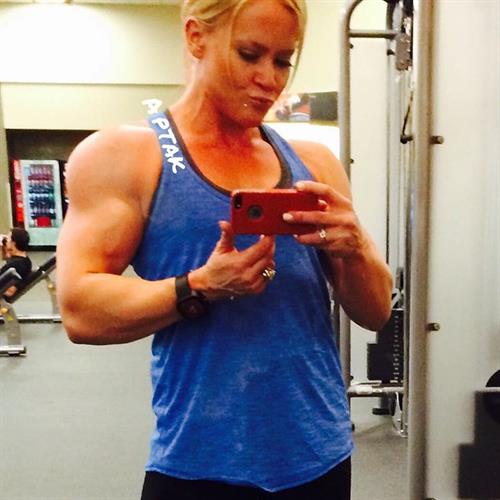 Amanda Michelle Folstad Ptak taking a selfie