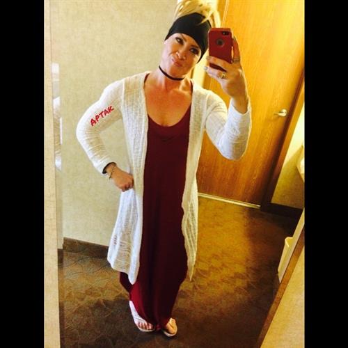 Amanda Michelle Folstad Ptak taking a selfie