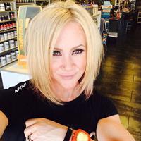 Amanda Michelle Folstad Ptak taking a selfie