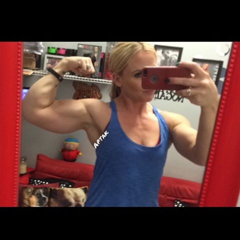 Amanda Michelle Folstad Ptak taking a selfie