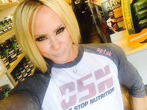 Amanda Michelle Folstad Ptak taking a selfie