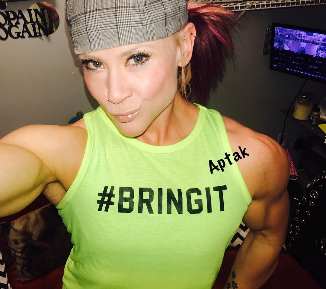 Amanda Michelle Folstad Ptak taking a selfie