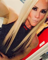 Amanda Michelle Folstad Ptak taking a selfie