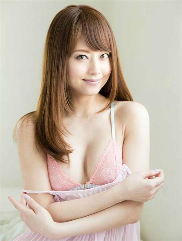 Akiho Yoshizawa