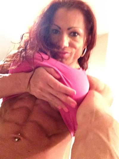 Isabelle Turell taking a selfie