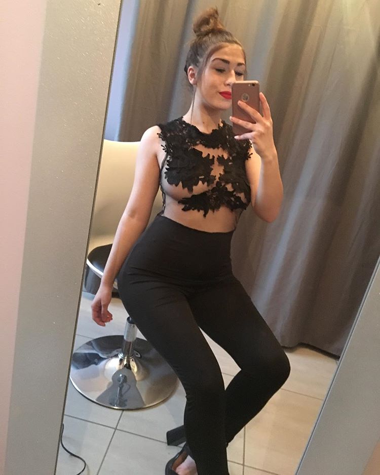 Lindy taking a selfie