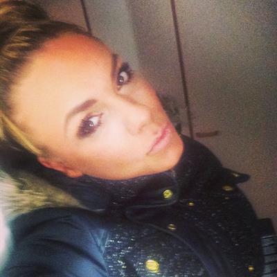 Minna Pajulahti taking a selfie