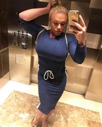 Minna Pajulahti taking a selfie