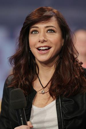 Alyson Hannigan on MTV's TRL 