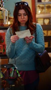 Alyson Hannigan Picks out some gifts at New Stone Age in Los Angeles (January 29, 2014) 