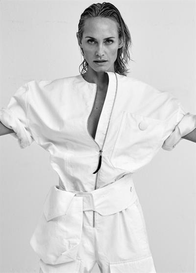 Amber Valletta