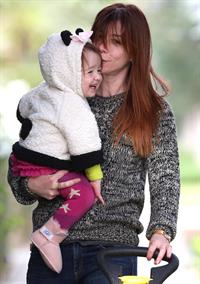 Alyson Hannigan Hangs out with her daughter in Los Angeles (November 22, 2013) 