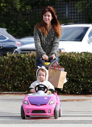 Alyson Hannigan Hangs out with her daughter in Los Angeles (November 22, 2013) 