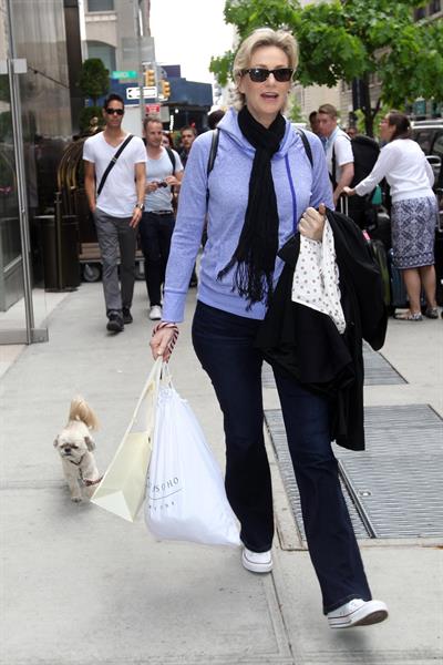 Jane Lynch in New York City (May 21, 2013) 