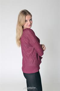 Sexy teen posing and enjoy dildo