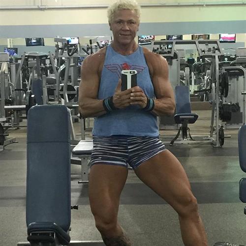 Jayne Stark taking a selfie