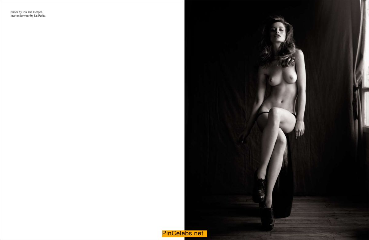 Ekaterina Zueva - breasts