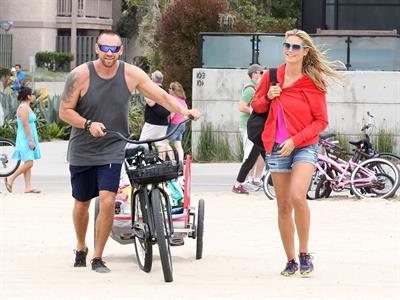 Heidi Klum haning out at the beach in Santa Monica on August 24, 2013