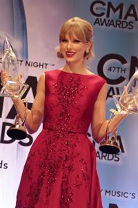 Taylor Swift - 47th Annual CMA Awards 11/6/13  