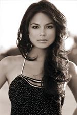 Nathalie Kelley