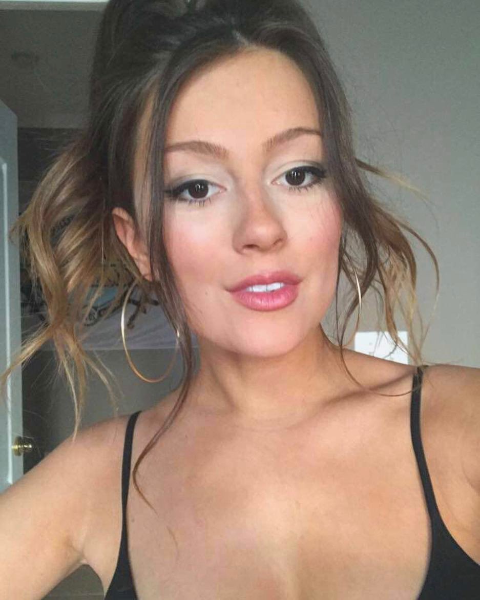 Erin Fahey taking a selfie