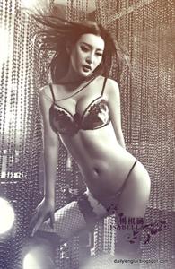 Isabella Yang Qihan in lingerie