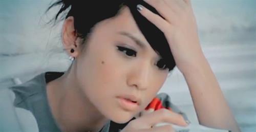 Rainie Yang