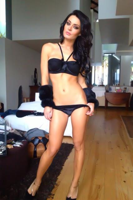 Diana Monteiro in lingerie