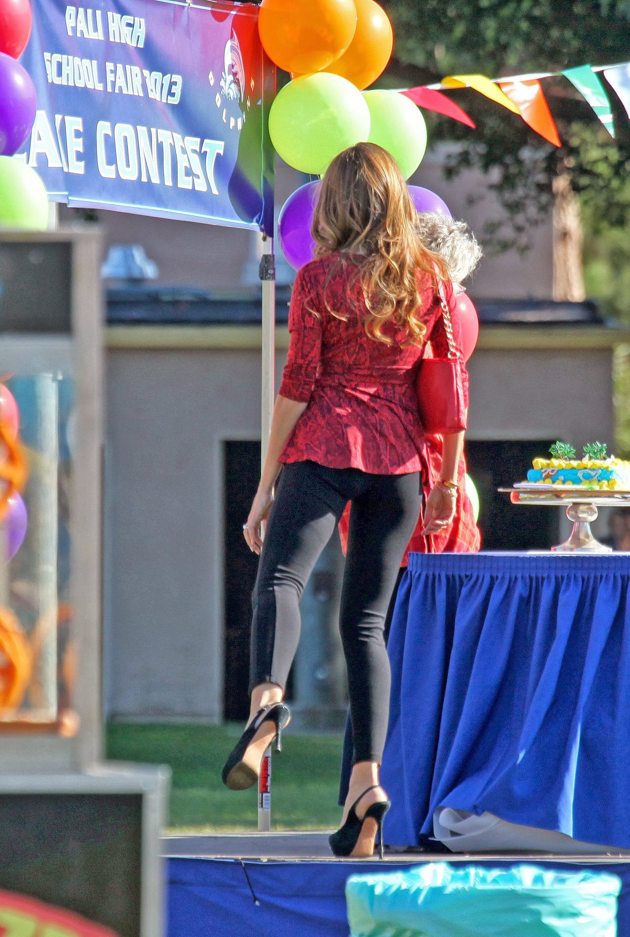 Sofia Vergara – “Modern Family” set candids, LA 10/17/13  