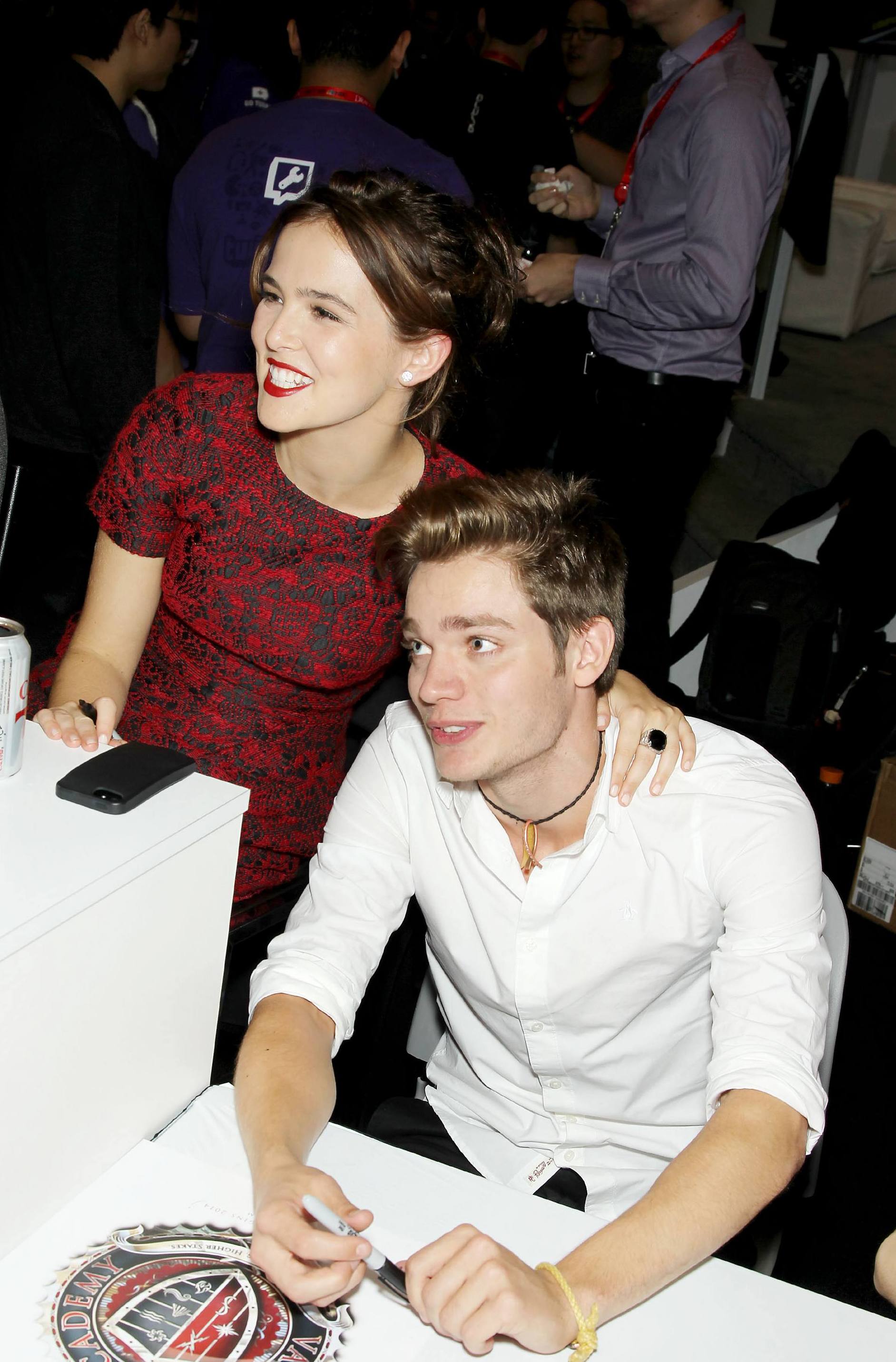 Zoey Deutch – “Vampire Academy” Panel NYCC 10/11/13  