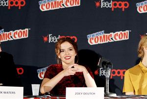 Zoey Deutch – “Vampire Academy” Panel NYCC 10/11/13  