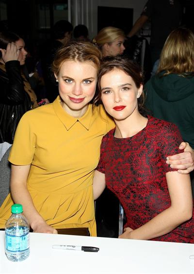 Zoey Deutch – “Vampire Academy” Panel NYCC 10/11/13  