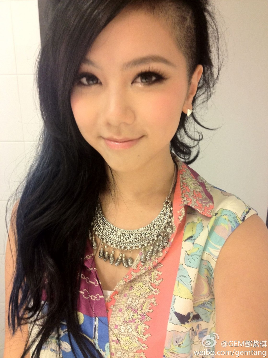 Gloria Tang taking a selfie