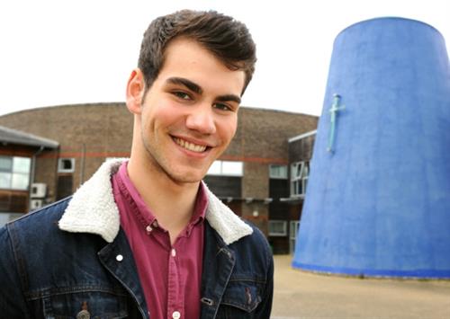 Alejandro Fernandez-Holt