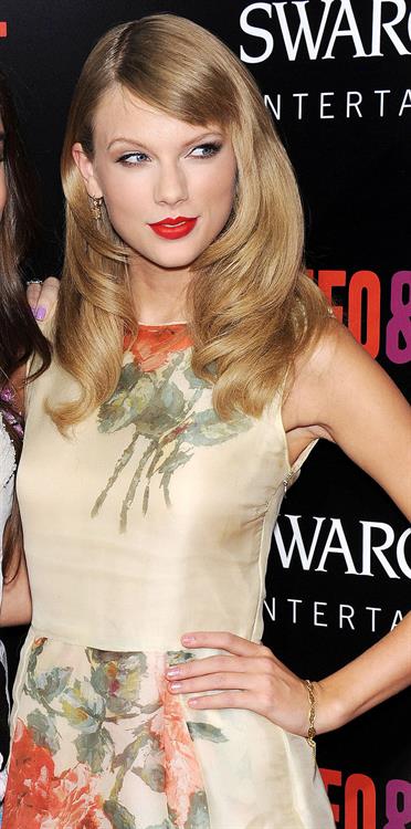 Taylor Swift -  Romeo & Juliet  LA Premiere 9/24/13  