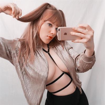 Levi Coralynn taking a selfie