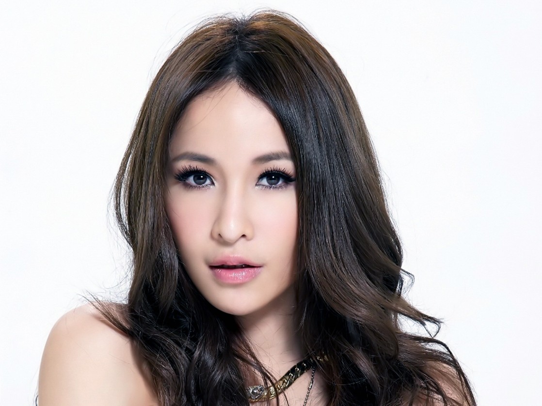Elva Hsiao