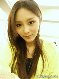 Jeana Ho taking a selfie