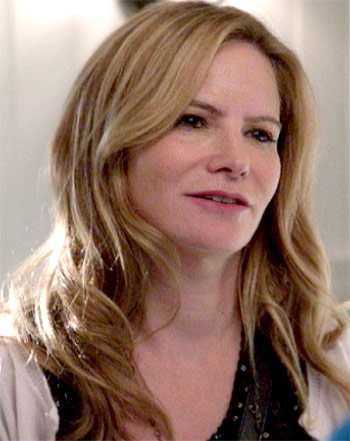 Jennifer Jason Leigh