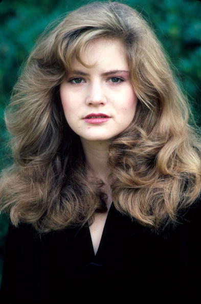 Jennifer Jason Leigh