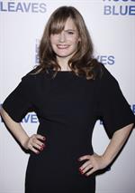 Jennifer Jason Leigh