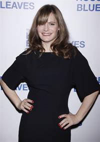 Jennifer Jason Leigh