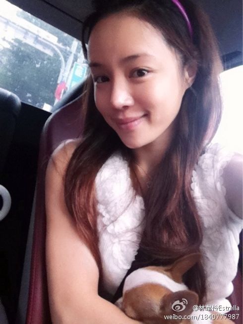 Estrella Lin taking a selfie