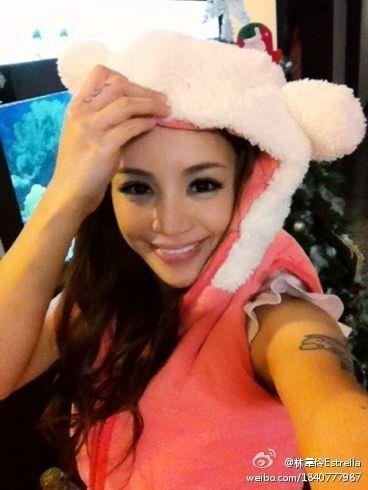 Estrella Lin taking a selfie