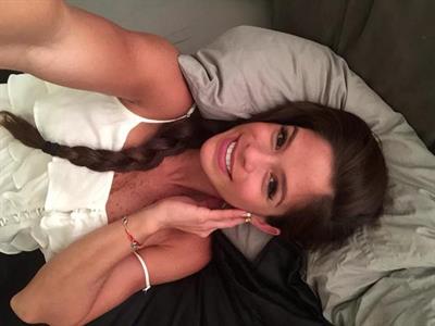 Michelle Lewin taking a selfie